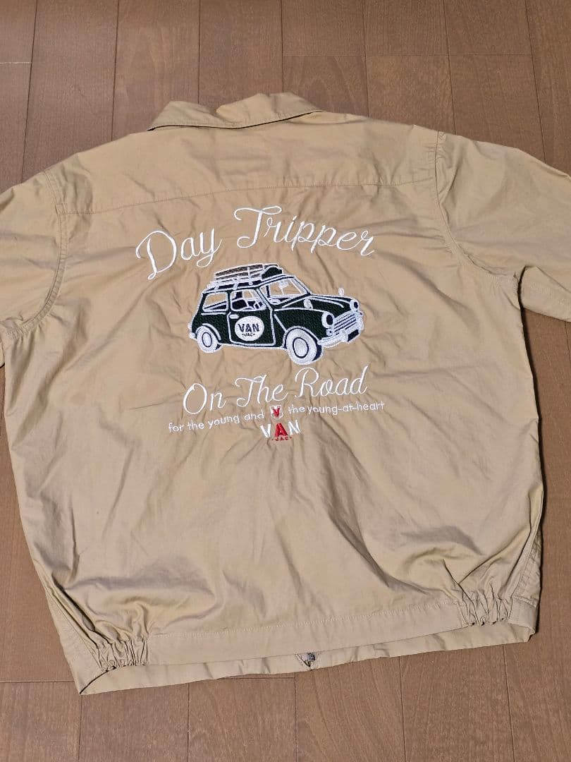 VAN JACスイングトップ. ミニクーパー刺繍.サイズM.ベージュ