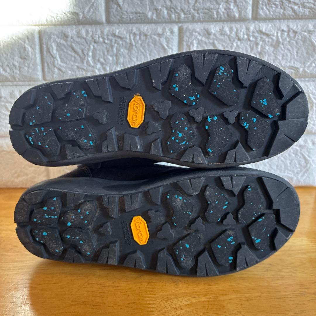 maru maruです。Columbia converse 2足セット