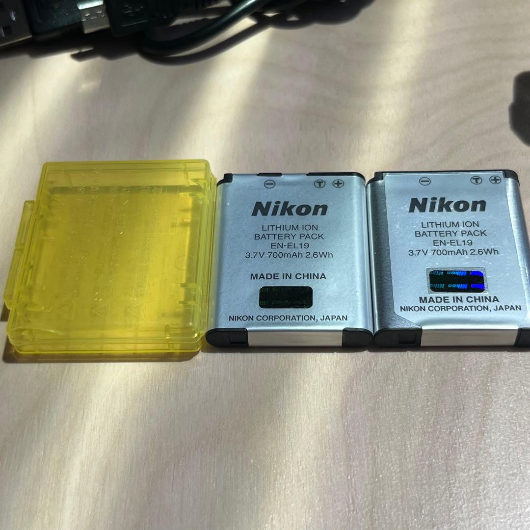 【美品】　Nikon coolpix S6900 ホワイト　自撮り　画面タッチ