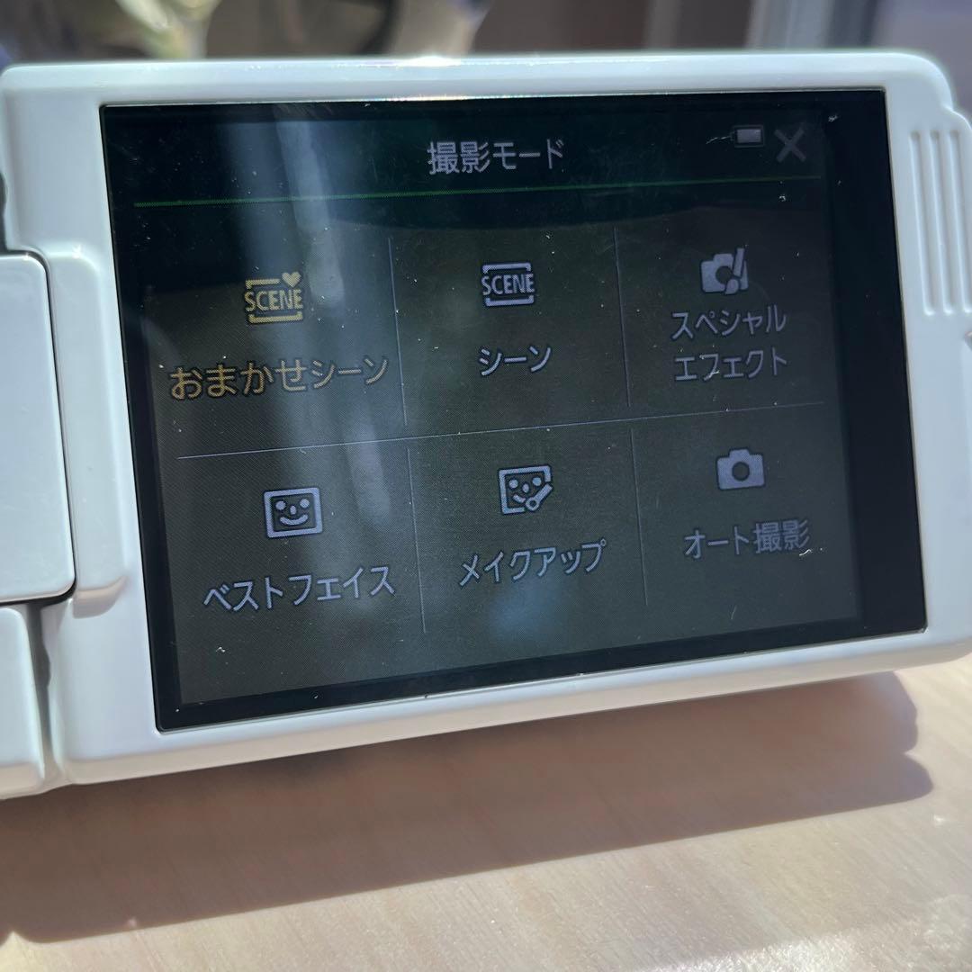 【美品】　Nikon coolpix S6900 ホワイト　自撮り　画面タッチ