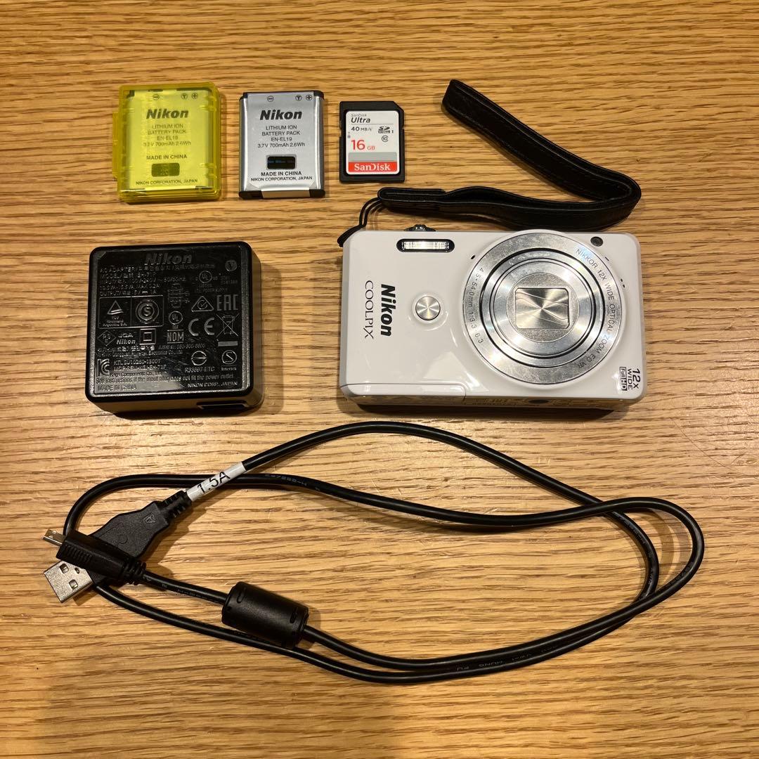 【美品】　Nikon coolpix S6900 ホワイト　自撮り　画面タッチ