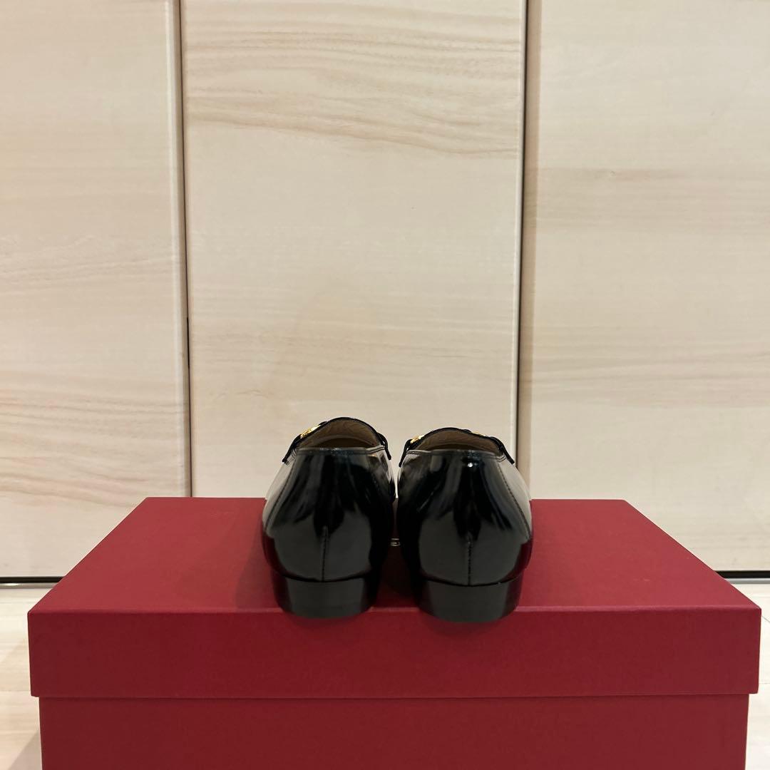 お値下げ　未使用　フェラガモ 71/2C