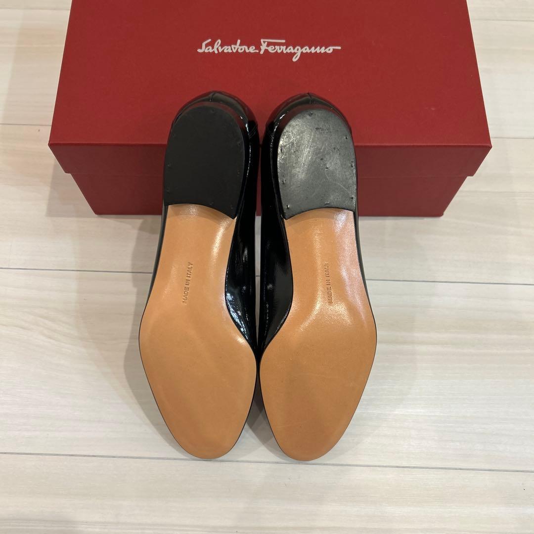 お値下げ　未使用　フェラガモ 71/2C