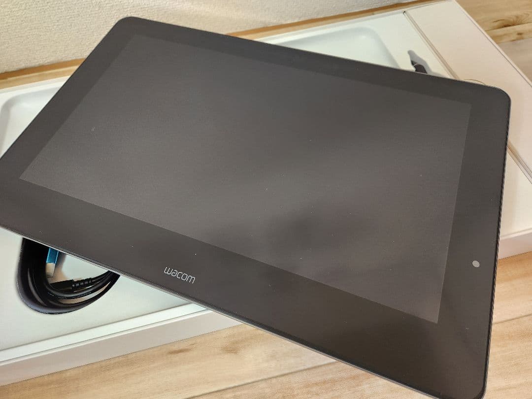 液タブ・ペンタブ Wacom Cintiq Pro 16 DTH-1620/AK0