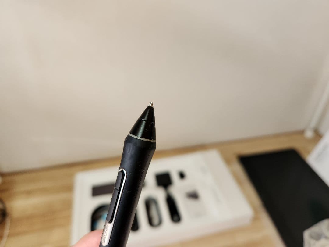 液タブ・ペンタブ Wacom Cintiq Pro 16 DTH-1620/AK0