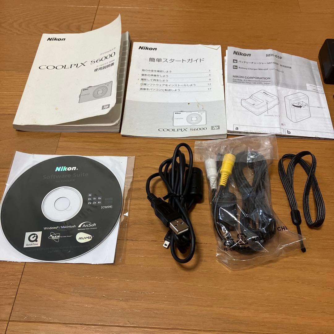 Nikon COOLPIX P6000 予備バッテリー、SDカード、充電器付き
