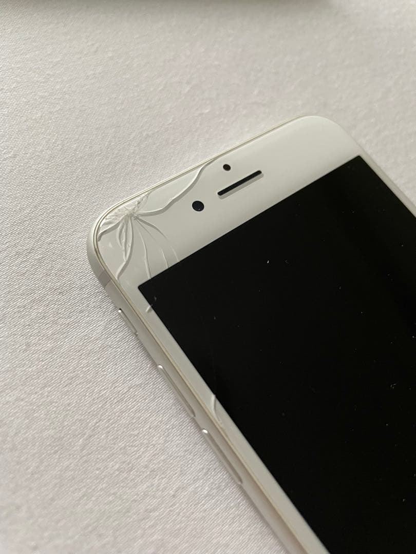 iPhone8 64GBホワイト simフリー