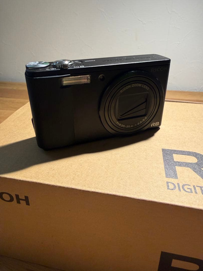RICOH R8 中古 完動 美品 コンデジ