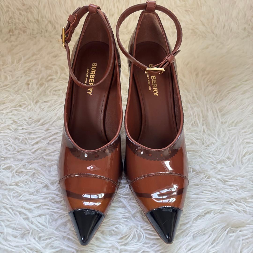 ✨美品　バーバリー　パンプス　ポインテッドトゥ　パテントレザー　エナメル　24