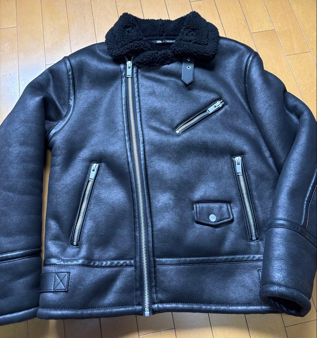 ボア襟付き黒レザーダブルライダースジャケット