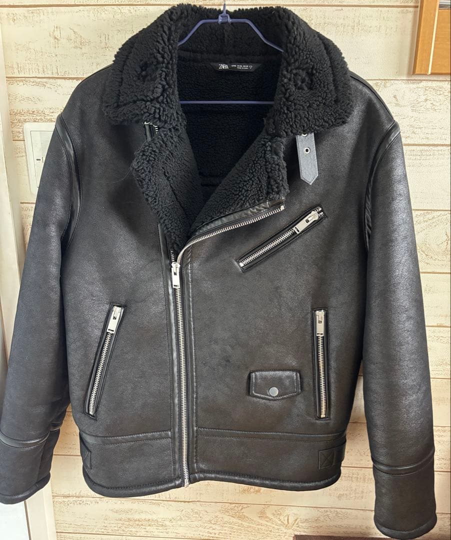 ボア襟付き黒レザーダブルライダースジャケット