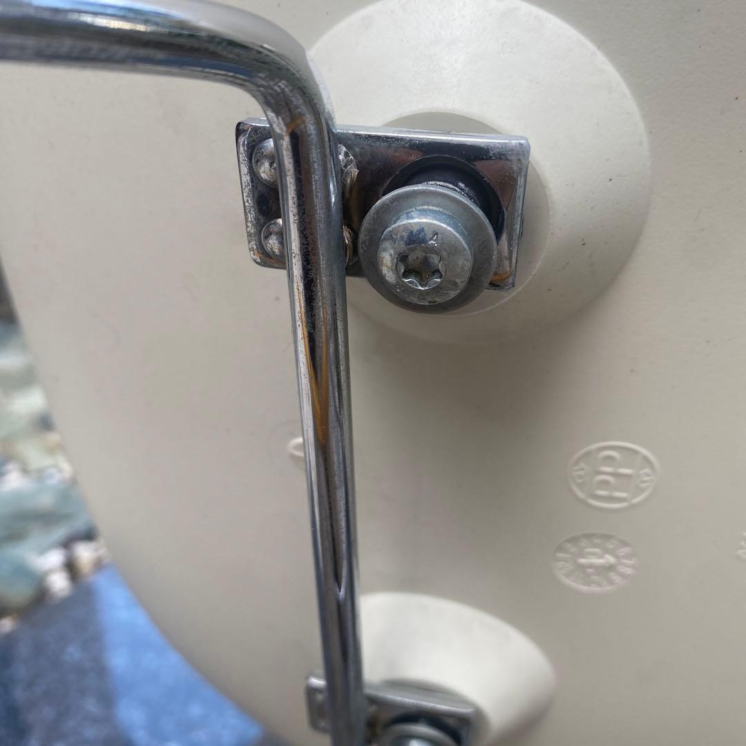 Vitraヴィトラ イームズ アームシェルチェア 焼け検ハーマンミラー値下げ中