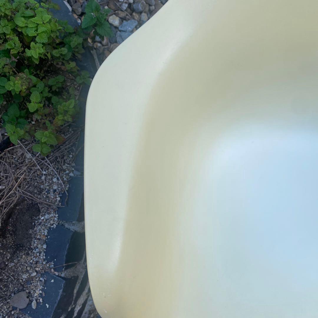 Vitraヴィトラ イームズ アームシェルチェア 焼け検ハーマンミラー値下げ中