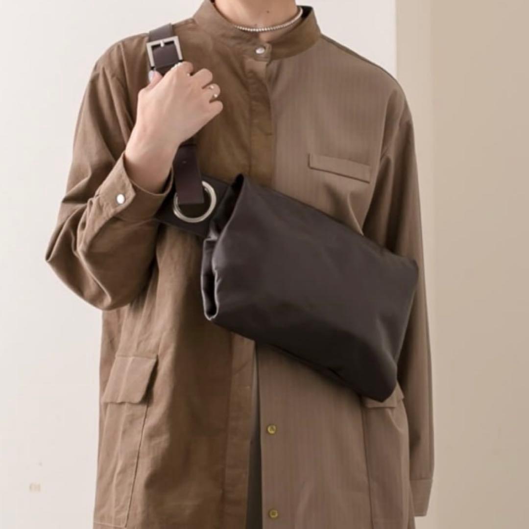 Kawakawa レザー　ボディバック　ショルダーバッグ レザー　ブラック