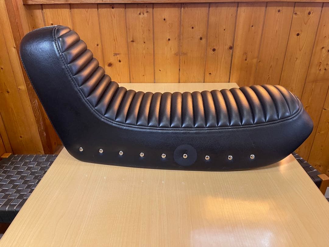 ダックス125 ムーンアイズ　シート