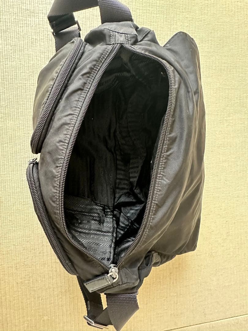 プラダ メッセンジャーバッグ テスートナイロン レザー 黒