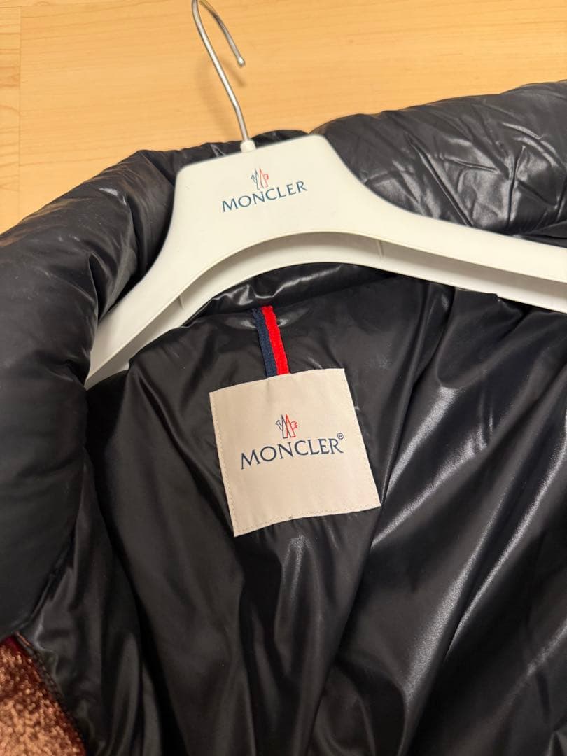 enchanteモンクレール　ダウンジャケット個性的なブラウン