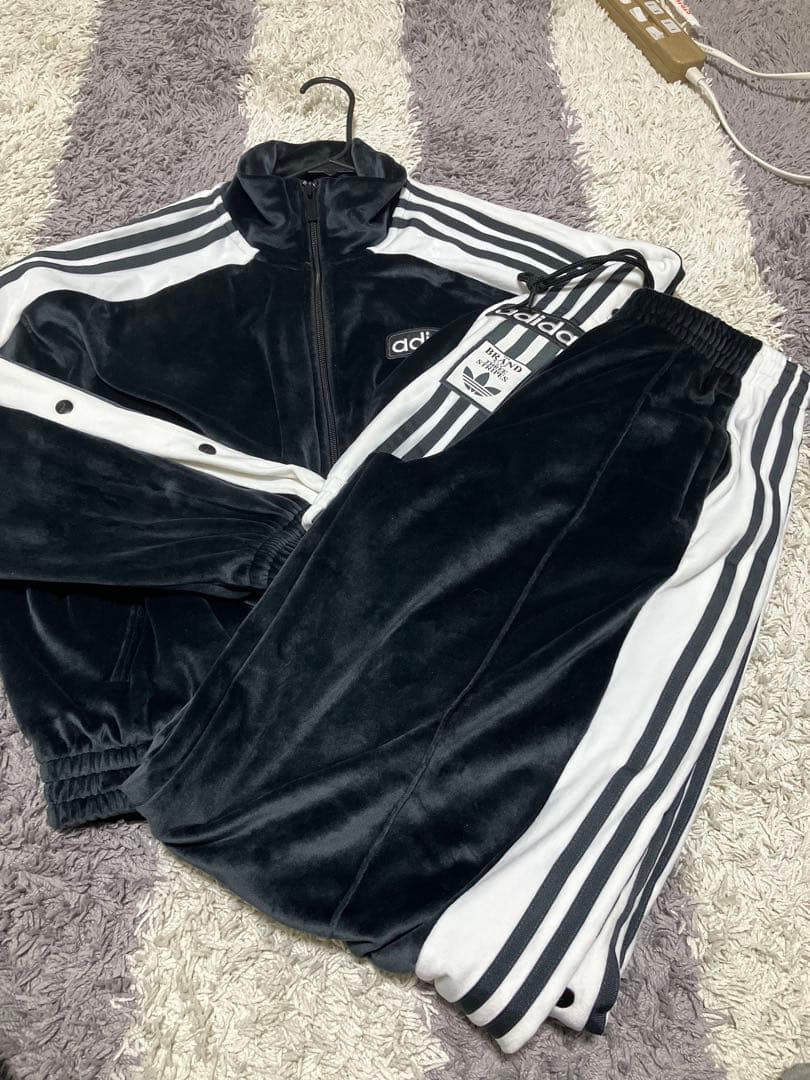 adidas ジャージセット ベロア　最終値下げ！早い者勝ち
