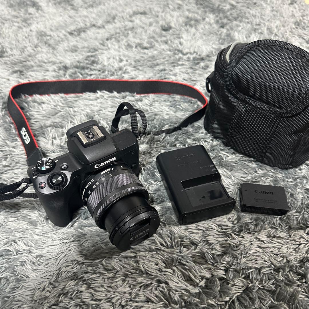 Canon EOS Kiss M ブラック 15-45mmレンズ付き