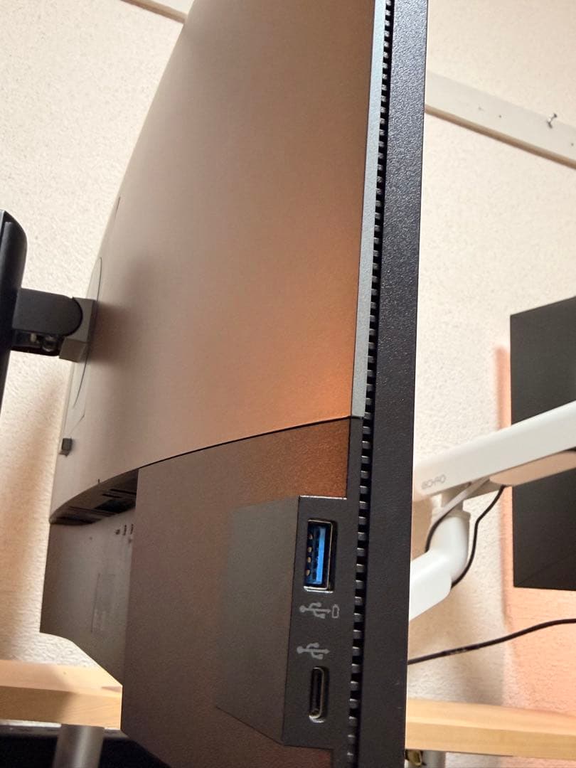 Dell U2720QM 27インチ 4K モニター