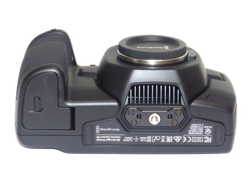 ブラックマジックデザイン BMPCC 4K　マイクロフォーサーズ リグ付