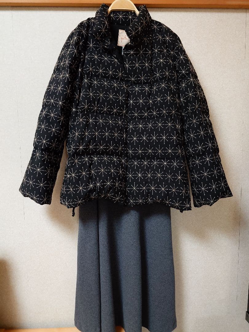 シビラ アスタリスク刺繍ダウンジャケット 黒 Lサイズ
