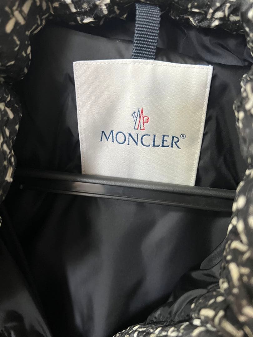 値下げ中　MONCLER モンクレール　アウター