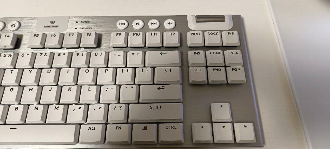 Logicool G915 X US配列　ホワイト