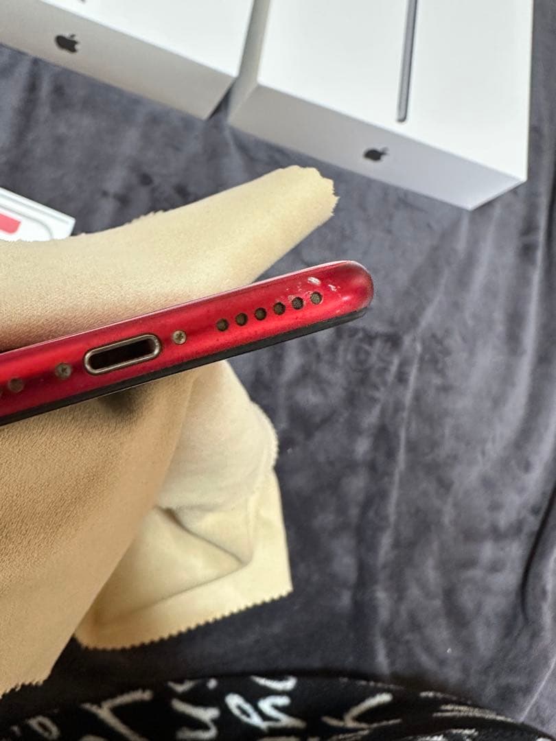 【美品】　iPhoneSE 第2世代 64GB