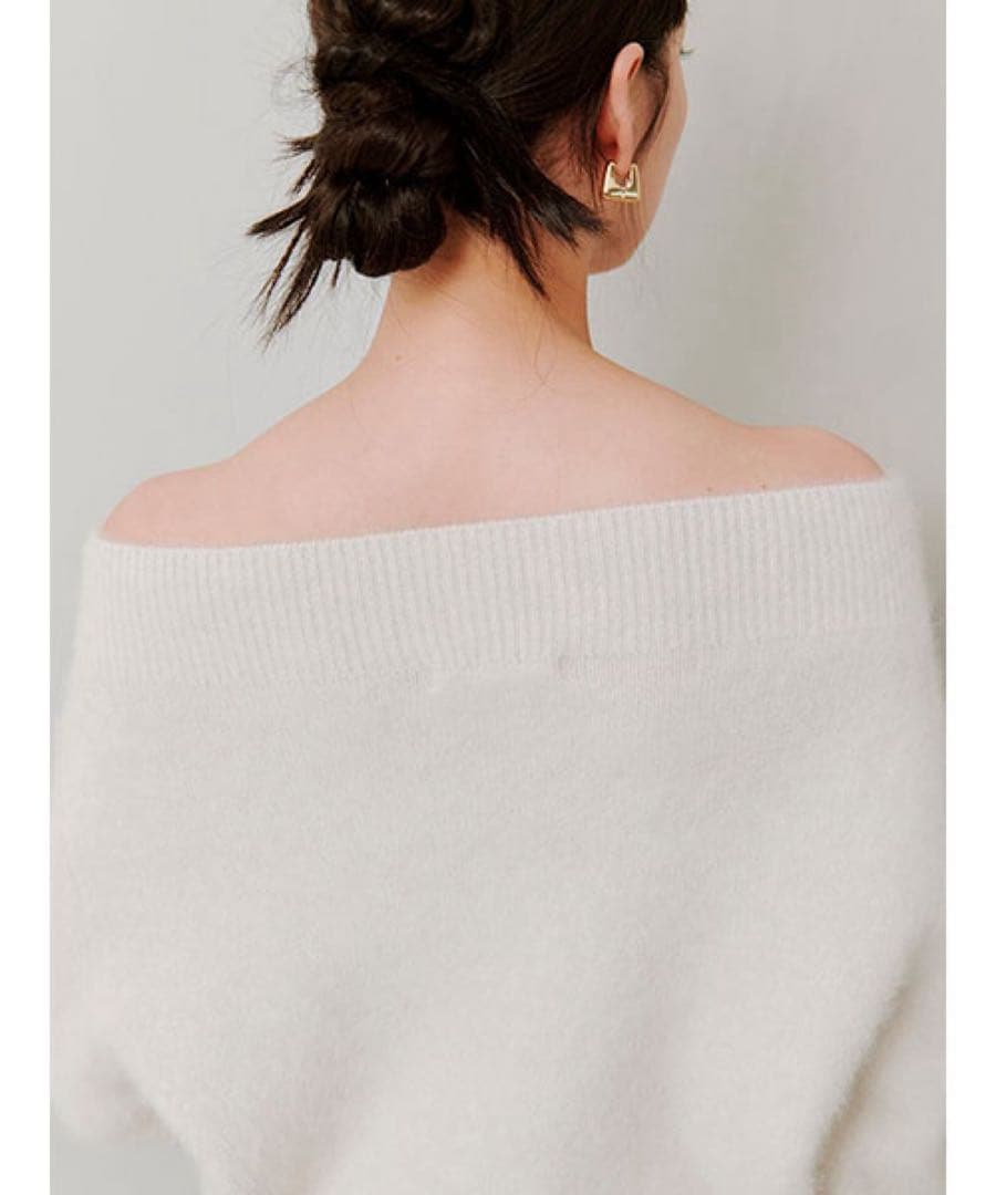 フォックスアルパカオフショルプルオーバー/ アイボリー オフショルダー ニット