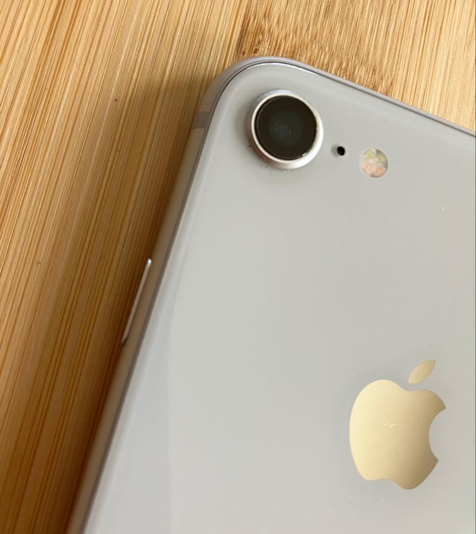 iphone8 シルバー64MB バッテリー100% SIMフリー ドコモ