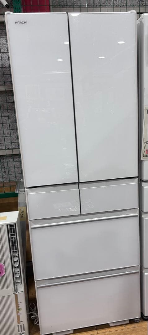 T10 HITACHI 4ドア冷蔵庫 ホワイト 520L (2020年製)