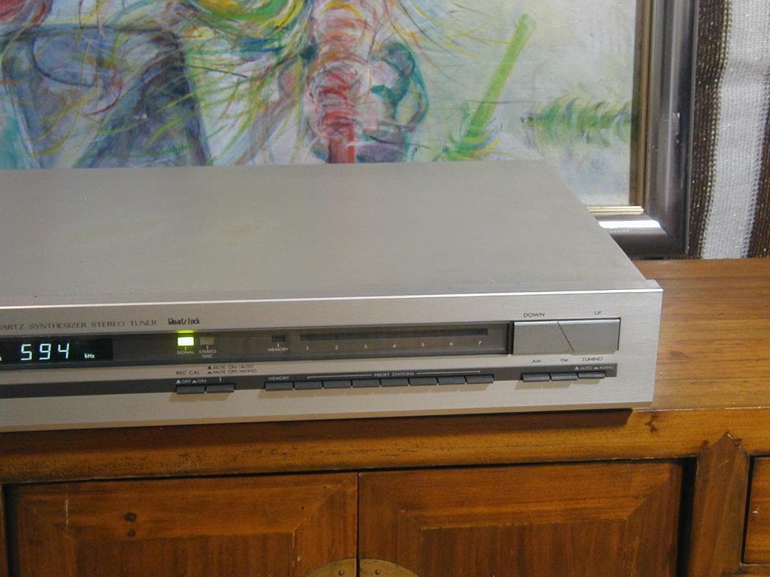 ★VICTOR T-F33 FM/AMシンセサイザーチューナー。