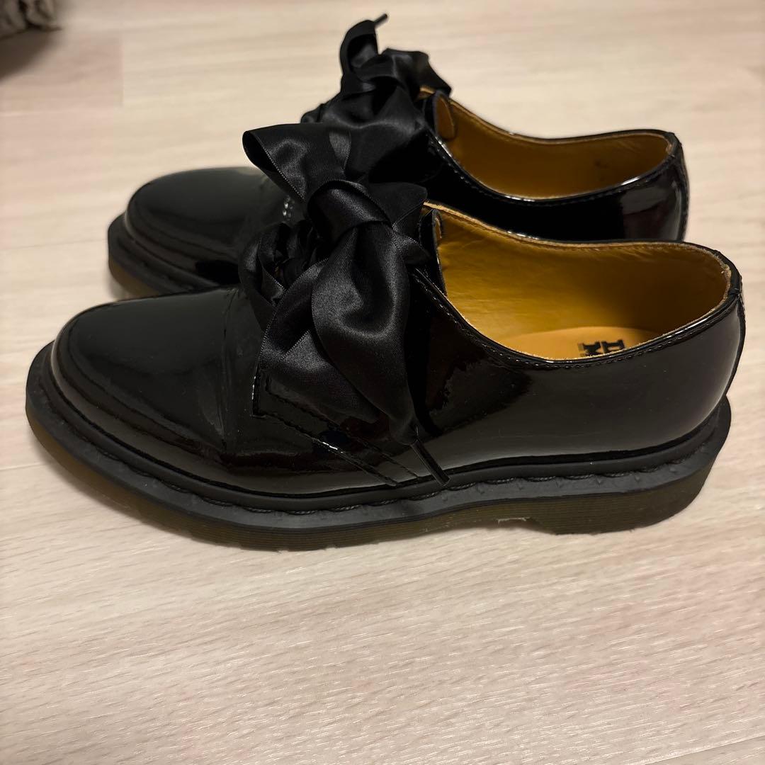 Dr. Martens ブラックローファー リボン付き