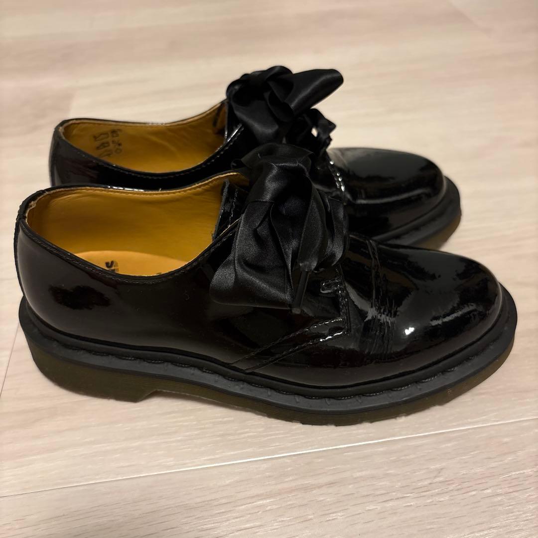 Dr. Martens ブラックローファー リボン付き