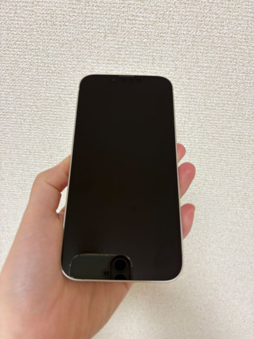 購入する前にコメントして下さい。 iPhone 13 (注意書き読んでください)