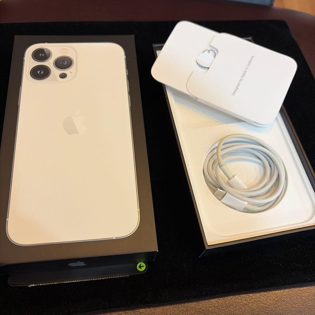 iPhone13promaxシルバー 256GB本体 箱付き　クリアケースおまけ