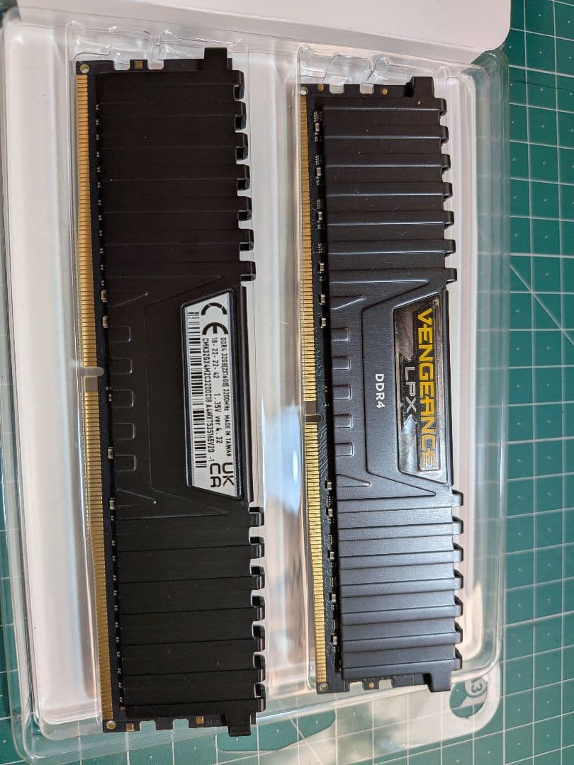 メモリー CORSAIR VENGEANCE LPX 36GB DDR4-3200Mhz