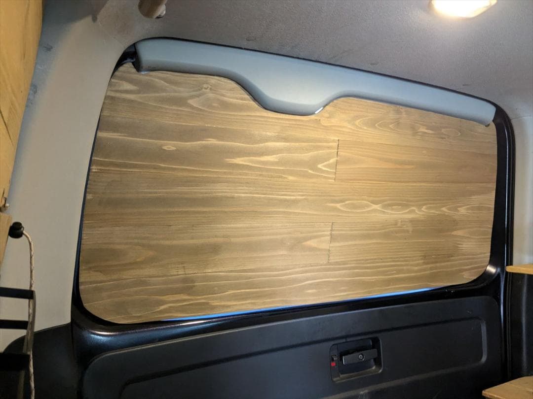 ハイエース200系　リアゲートウインドウパネル　リアドア　目隠し　車中泊　木目