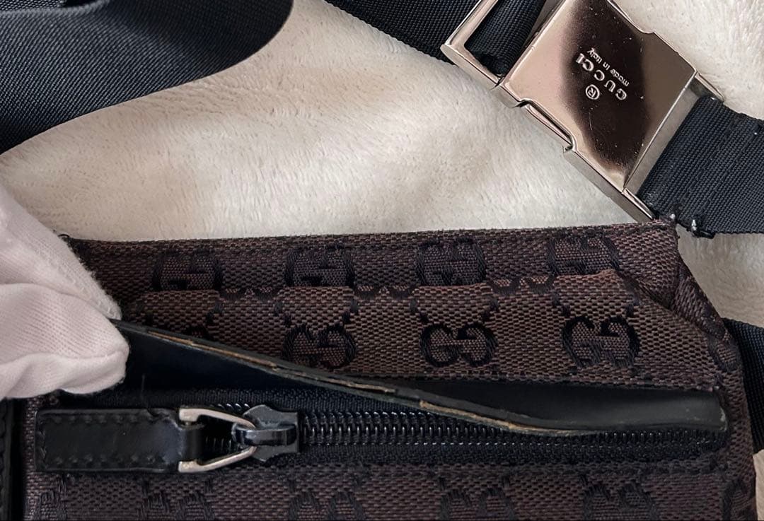 GUCCI グッチ ウエストポーチ ボディバッグ GGキャンバス 黒