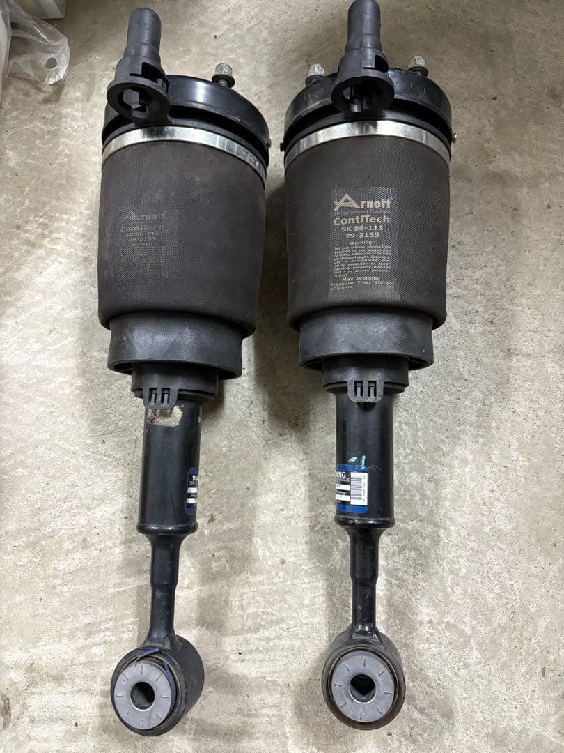 リンカーンナビゲーター　05’ 06' フロント　エアサス　左右セット　社外品