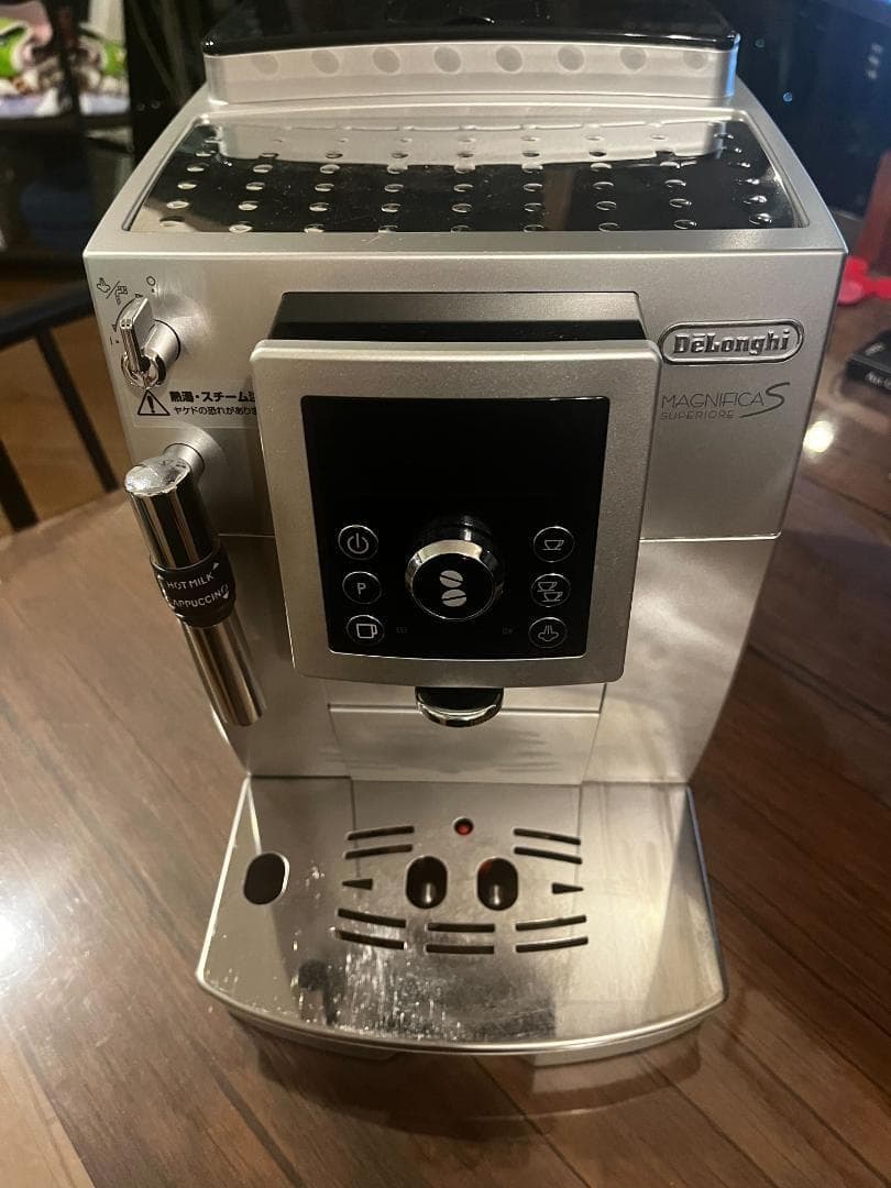 De'Longhi Magnifica S エスプレッソマシン　23時まで値下げ