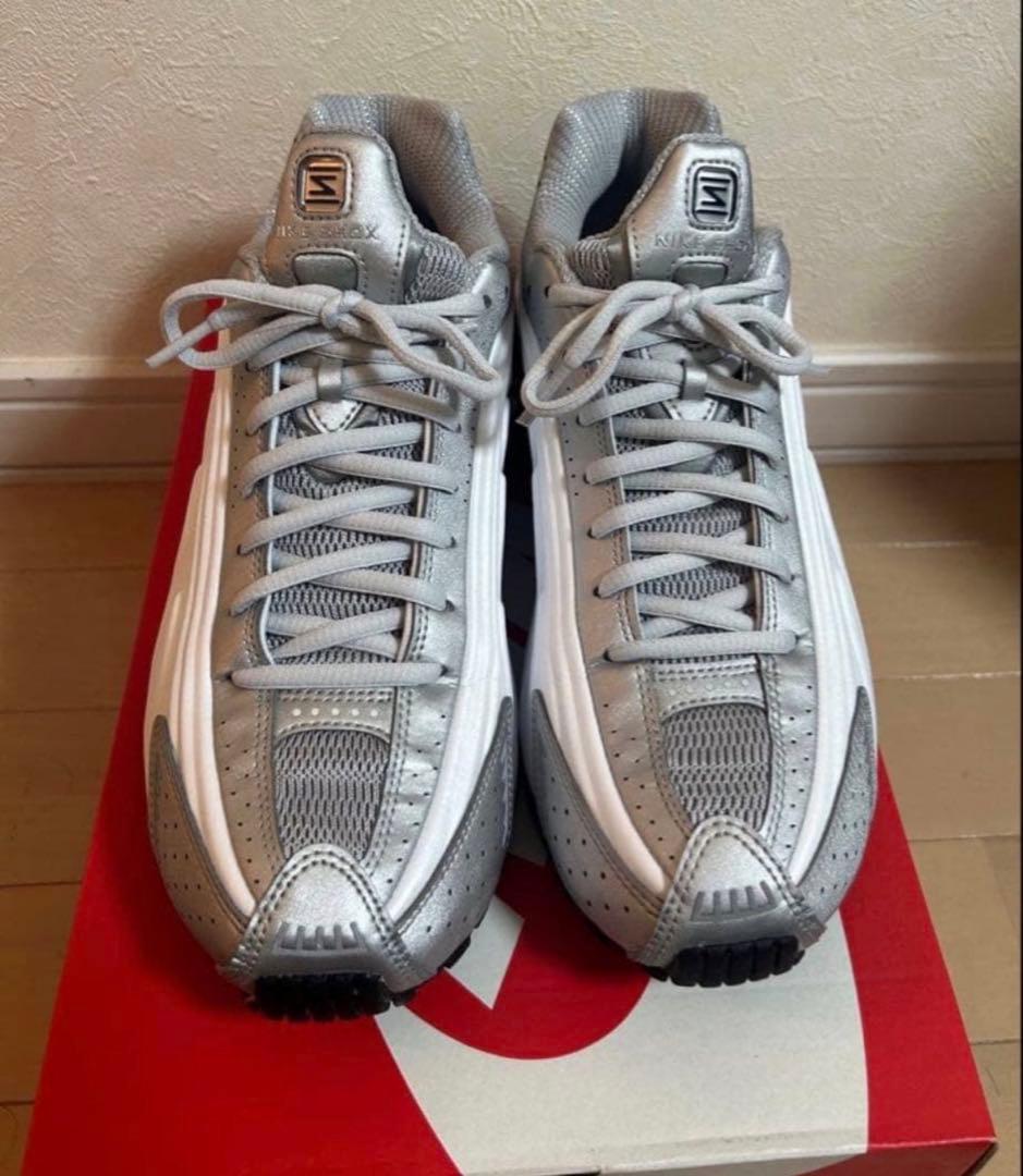 【最安値】NIKE SHOX R4