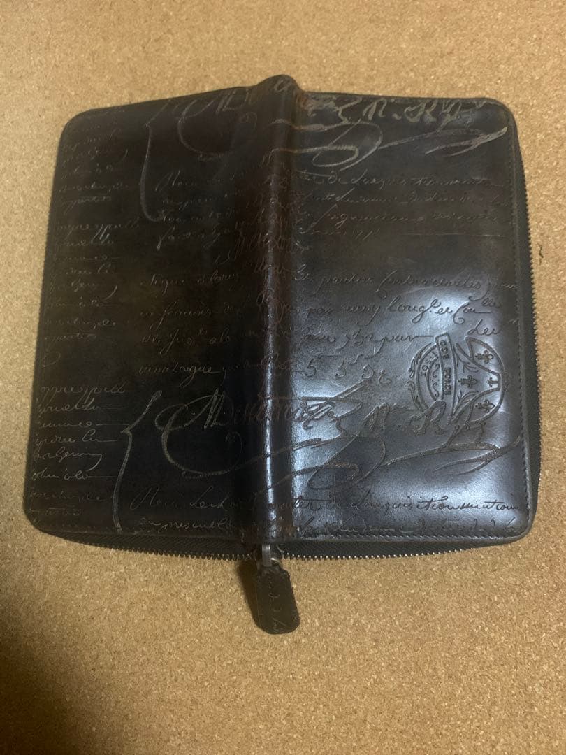 ベルルッティ長財布