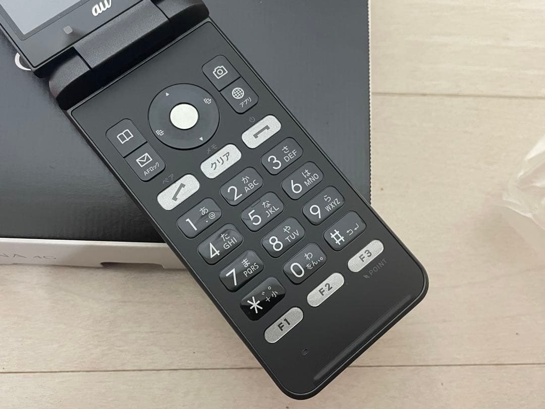 クリスマス値下！新品SIMフリー au GRATINA 4G KYF31ブラック