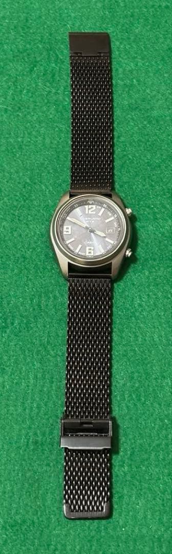 CASIO OVERLAND ブラックメッシュベルト時計(本体チタニウム製)