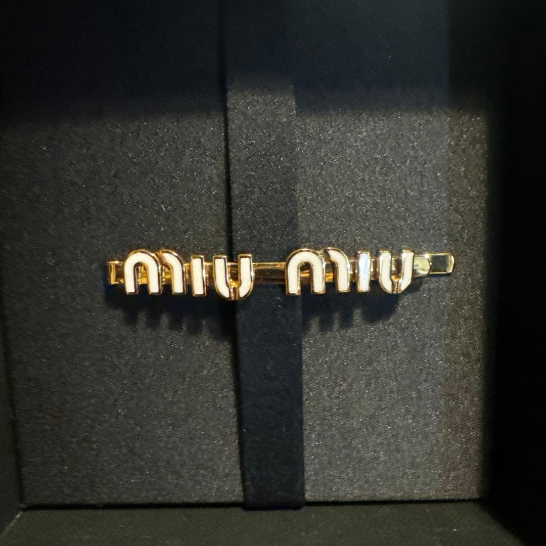 Miu Miu ゴールド ヘアピン