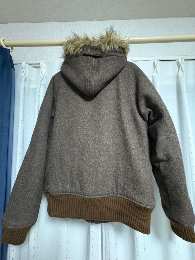 【Carhartt】フード付きジャケット ブラウン系 ファー付き 防寒