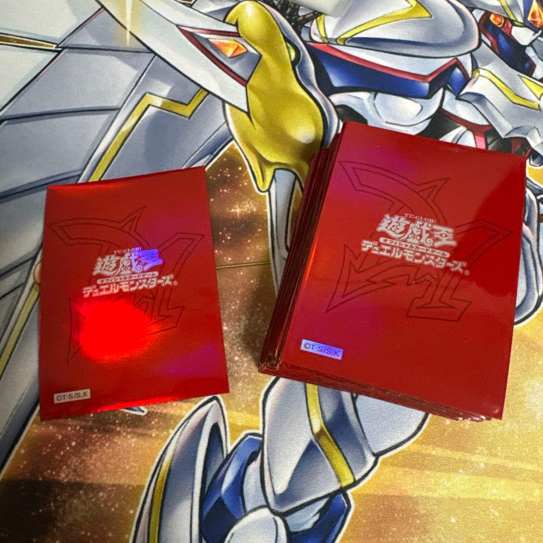 遊戯王OCG カードスリーブ オシリスレッド　旧版　LP。