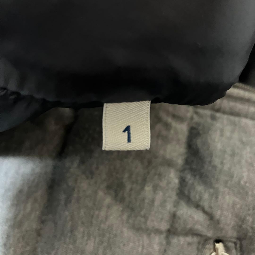 MONCLER　ダウンベスト　グレー　ロゴパッチ　　クリーニング済